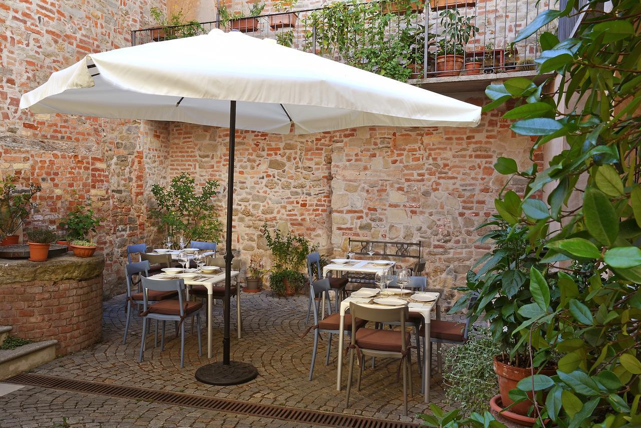 Notte In Langa Bed & Breakfast La Morra Exterior photo